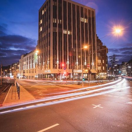 Henri Hotel Duesseldorf Downtown Exterior photo